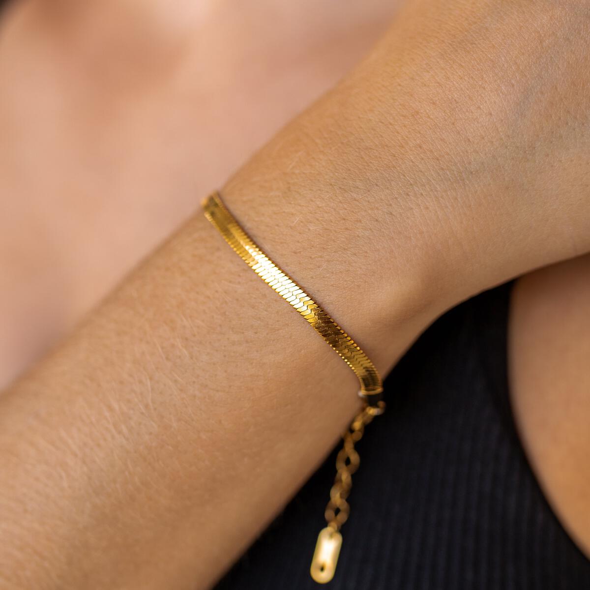 18K Gold Plated and Waterproof Weekender Bracelet. ALCO Jewelry.