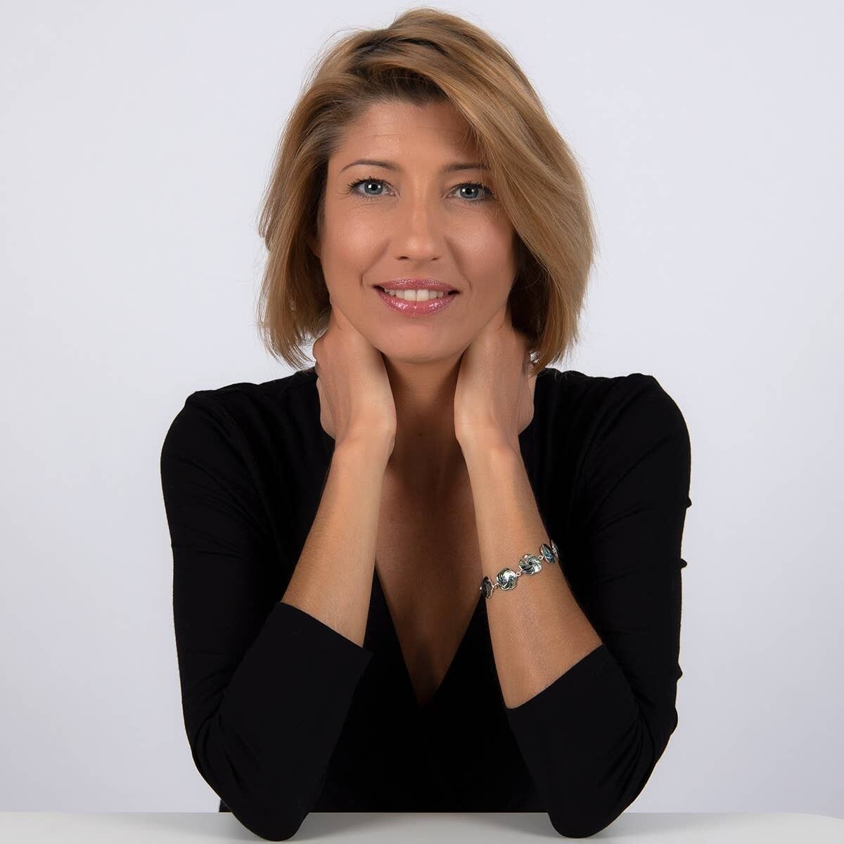 Mother of Pearl Jewelry Flower Bracelet. Silver. Best Selling French Brand, Aden Bijoux.